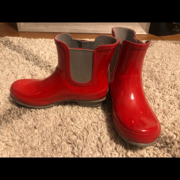 crocs red rain boots